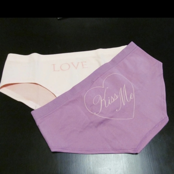 Victoria secret- 2-Pairs Of Seamless Hiphuggers(Peach & Lilac)-S - Picture 1 of 5